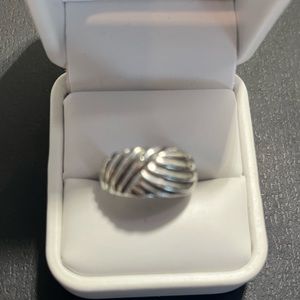 Sterling silver style band ring.